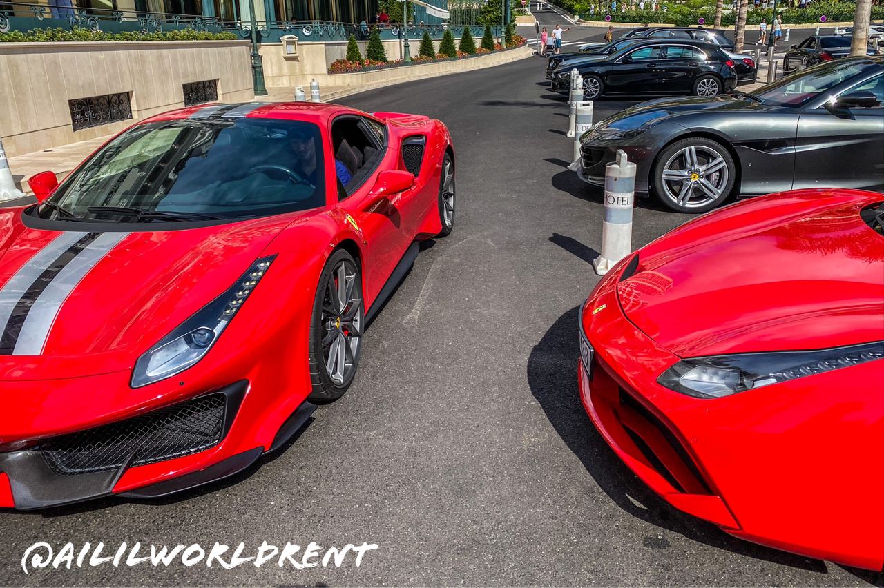 Ferarri <br> 488